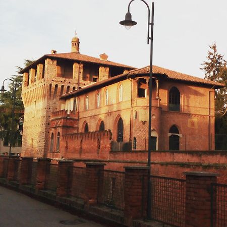 Court Inn Galliate Екстер'єр фото
