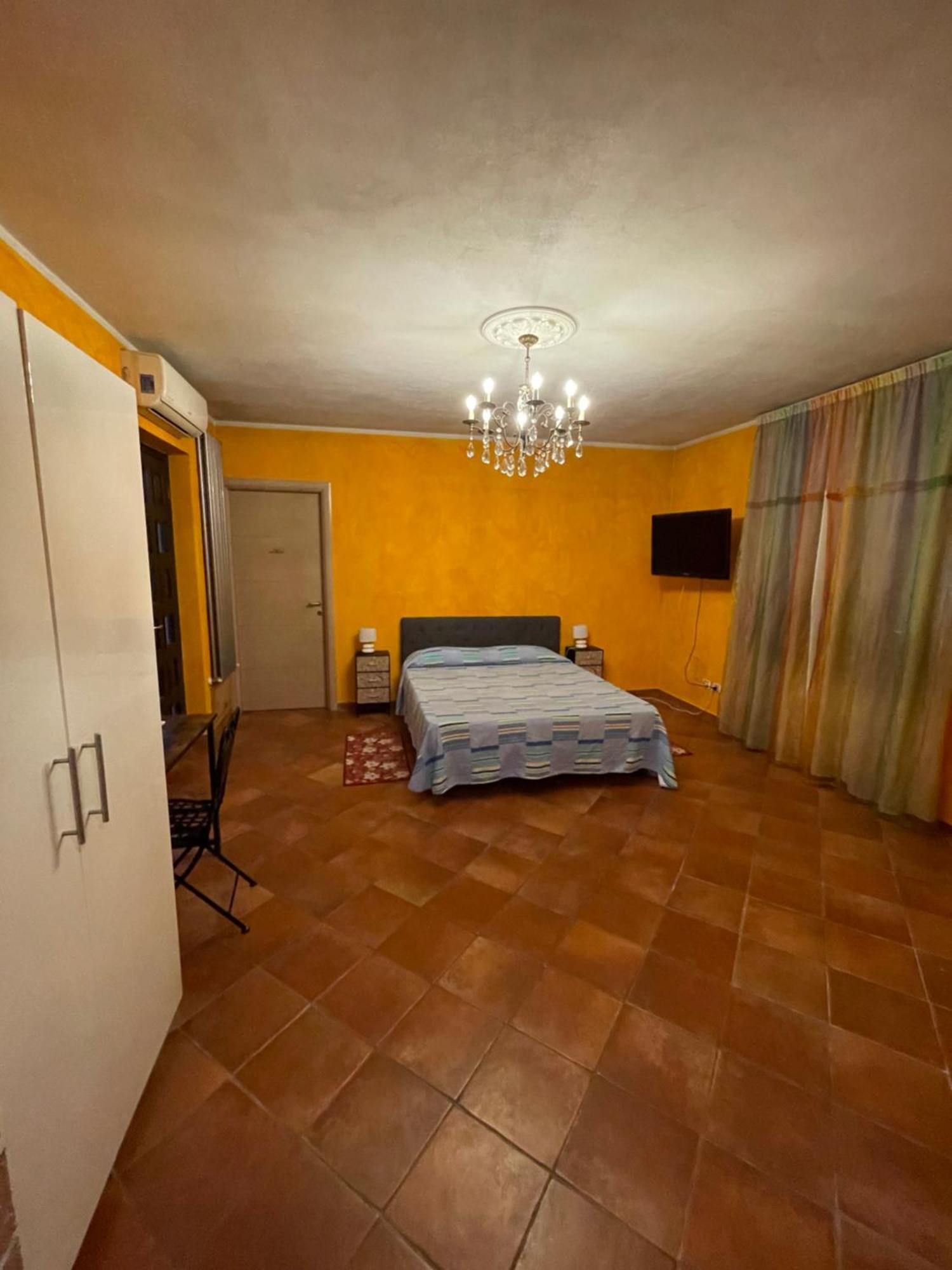 Court Inn Galliate Екстер'єр фото
